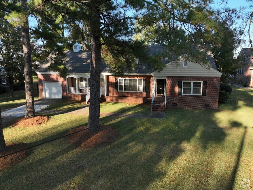 1004 W Divine St, Dunn, NC 28334 - photo 2