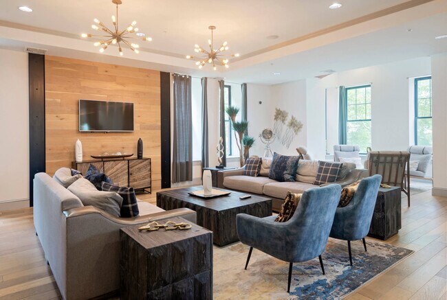 Bradlee Danvers, Danvers, MA 01923 - photo 5