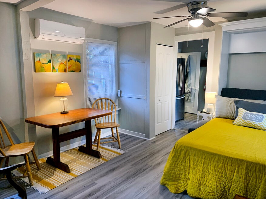 2716 18th St N, Saint Petersburg, FL 33713 - photo 1