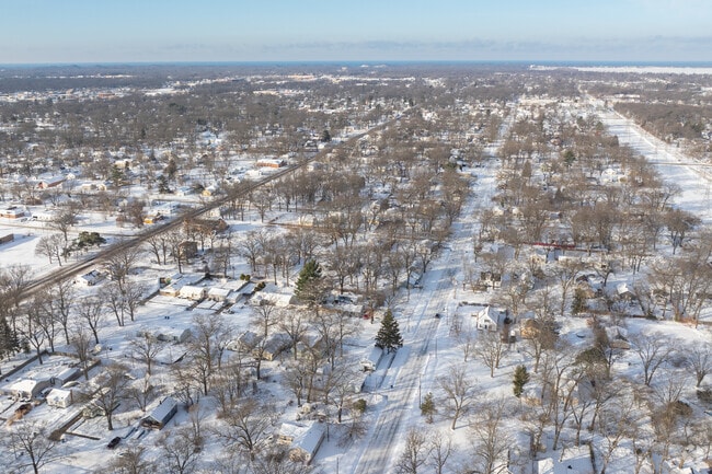 Marsh Field is relatively quiet, with sidewalks and tree-lined streets.