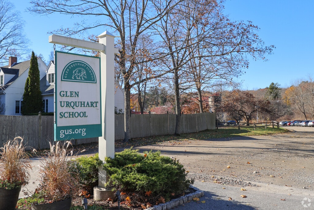 Glen Urquhart School is an independent, coeducational day school for students in Beverly.
