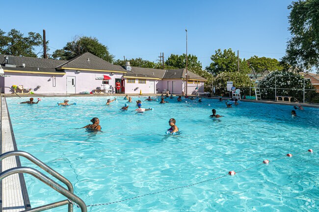 Stallings Gentilly Park offers aquatics exercise classes.