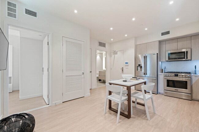 5875 Interceptor St unit Petite Retreat 320C-, Los Angeles, CA 90045 - photo 7