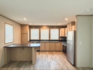 654 Walnut St, Westland, MI 48186
