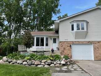 10704 11th Ave N, Plymouth, MN 55441