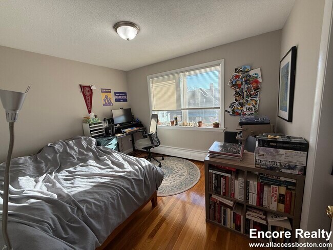 38 Evergreen St unit 4, Boston, MA 02130 - photo 7