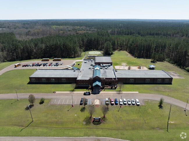 Camden Elementary School serves 104 students in grades pk through 5th grade.