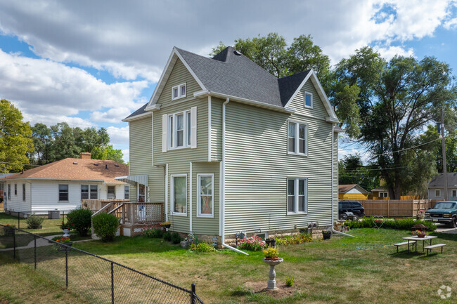 Some Lafnow homes have spacious yards.