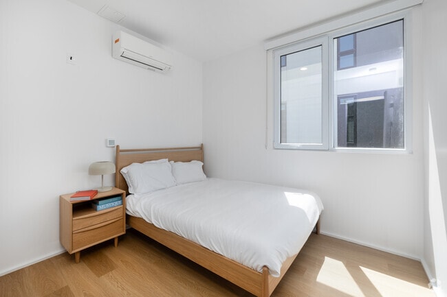 4BD, 3BA - 1,070SF - Second Bedroom