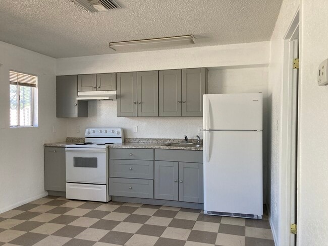 Kitchen / Dining