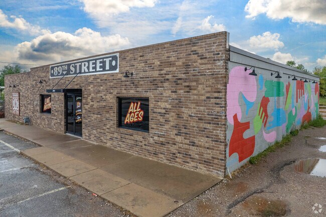 See live music at 89th Street in Britton