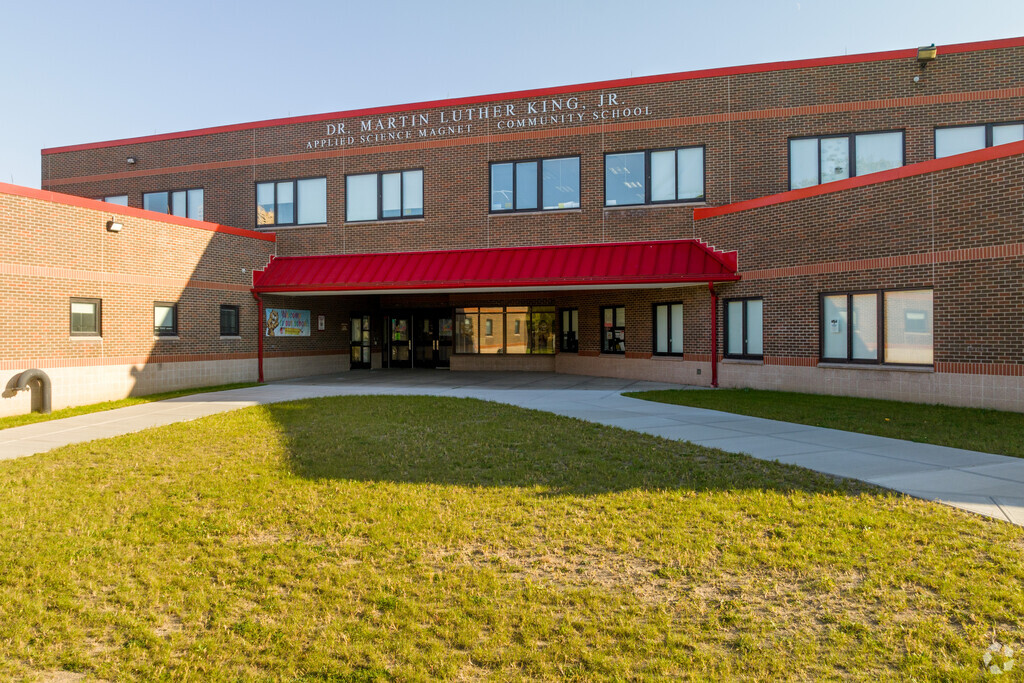 Entrance to Dr King Elementary School.