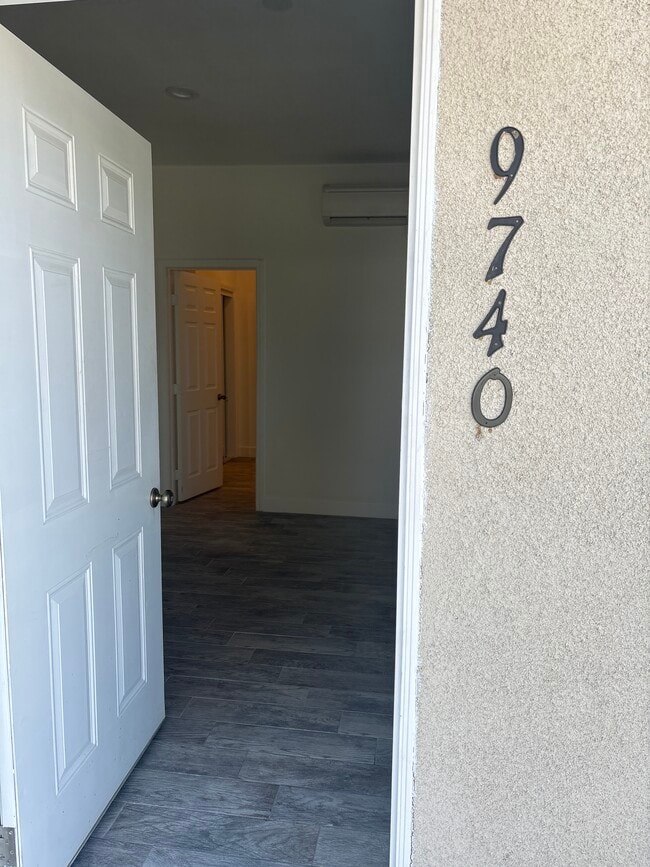 9740 Pacific Ave, Anaheim, CA 92804 - photo 7