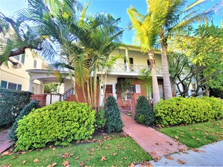 141 S Bedford Dr, Beverly Hills, CA 90212