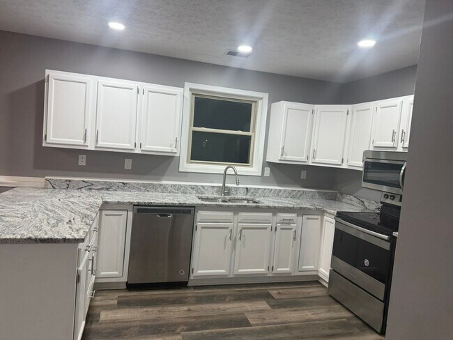 2347 Ferguson Rd unit 2347 1-2 Ferguson Rd, Ontario, OH 44906 - photo 6