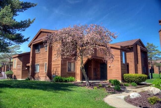 1501 N Shore Dr, East Lansing, MI 48823