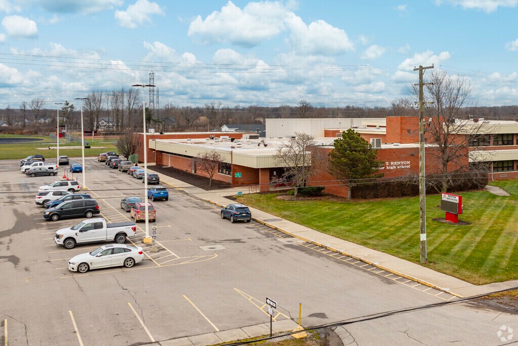 The main entrance to Carl T. Renton Junior High is at a shared lot with Huron High School.