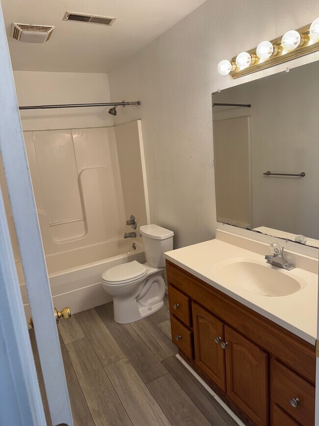 1704 E 5th St unit 1704, Joplin, MO 64801 - photo 7