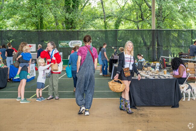 Bishop Park is host to the weekly Athens farmers market found near Cobbham.