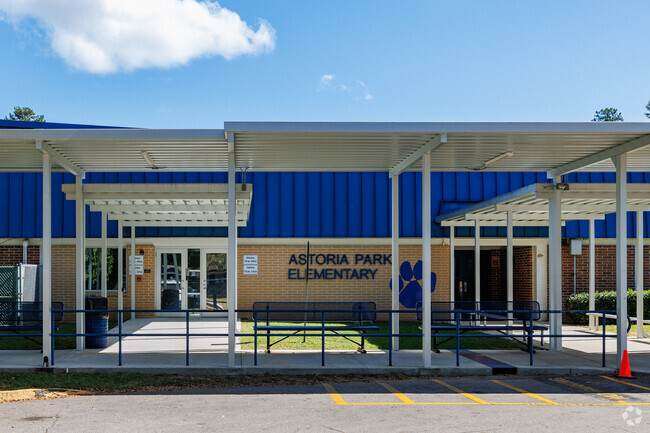 Astoria Park Elementary School - entrance