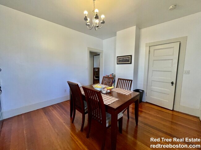 150 Babcock St unit 1, Brookline, MA 02446 - photo 4
