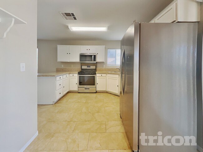 5756 Dew Mist Ln, Las Vegas, NV 89110 - photo 6