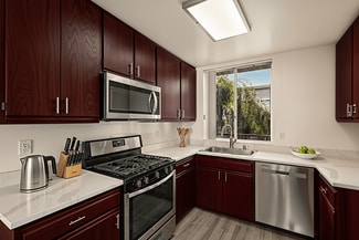 10933 Huston St, North Hollywood, CA 91601