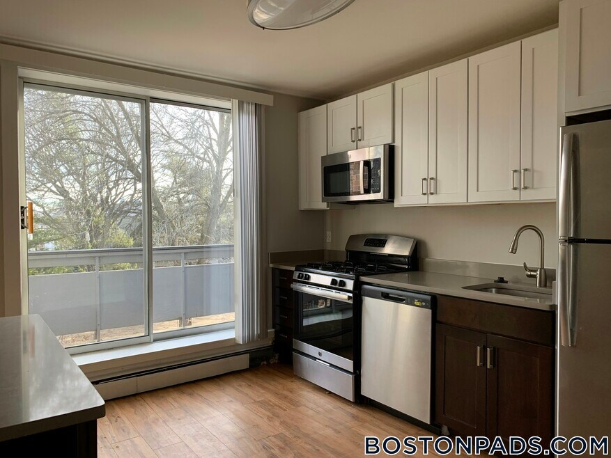 9 Bronsdon St unit 21B-C, Brighton, MA 02135 - photo 1