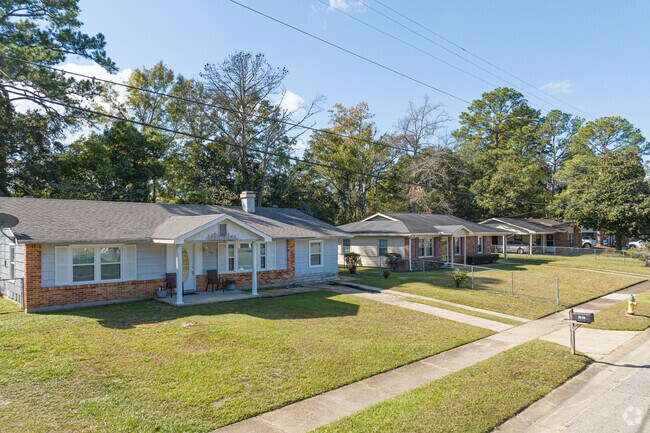 Ranch-style homes, built between the 1960s and 1980s, are the dominant housing style in Navco.