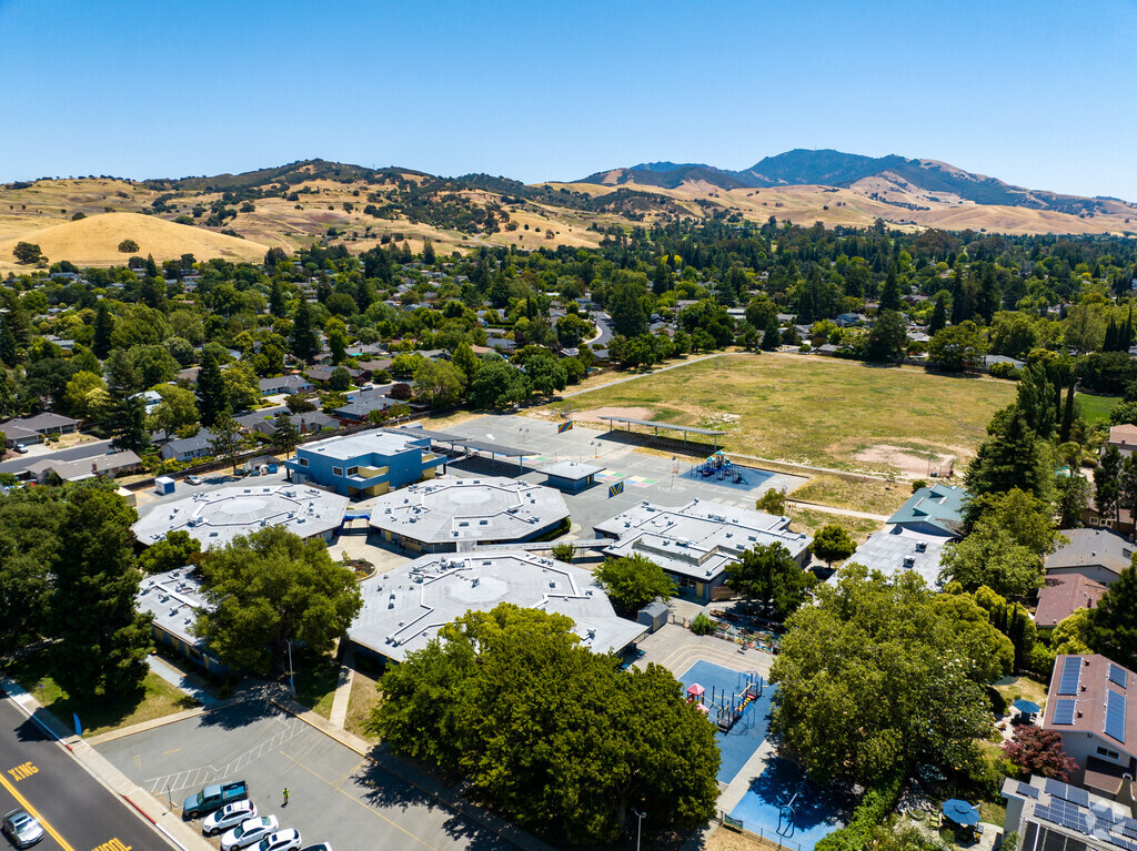 Valle Verde Elementary School is part of the Mt. Diablo Unified School District