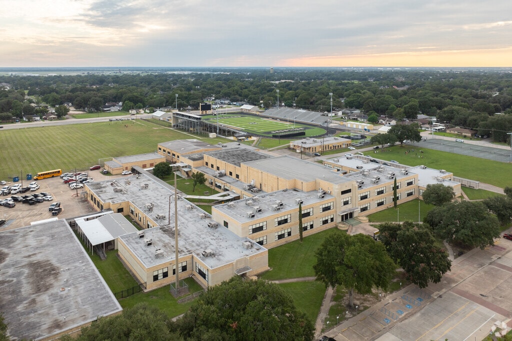 Central Middle School is located in Port Arthur, TX.