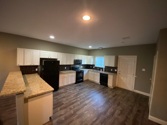 10314 Sierra Dr unit A, Houston, TX 77051 - photo 3