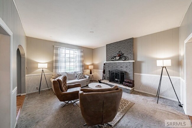 2910 E Lincoln Rd unit The Main House, Idaho Falls, ID 83401 - photo 7