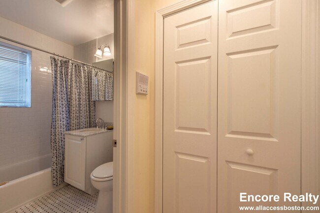 70 St Paul St unit 84-T1, Brookline, MA 02446 - photo 5