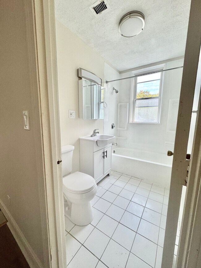 1411 Commonwealth Ave unit 303, Brighton, MA 02135 - photo 5