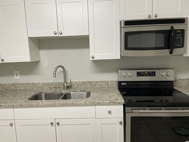 9332 Sun Ct unit 1, West Palm Beach, FL 33403 - photo 6