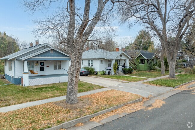 Craftsman-style homes with covered porches can be found in the Cranford neighborhood.