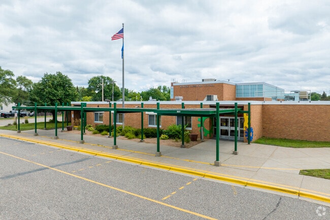 Monroe Elementary enrolls 45% of students who are economically disadvantaged.