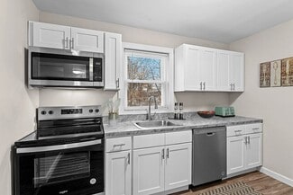 498 Plaza Blvd, Morrisville, PA 19067