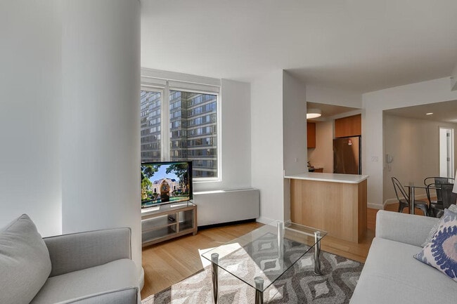 625W W 57th St unit ID1025096P, New York, NY 10019 - photo 7