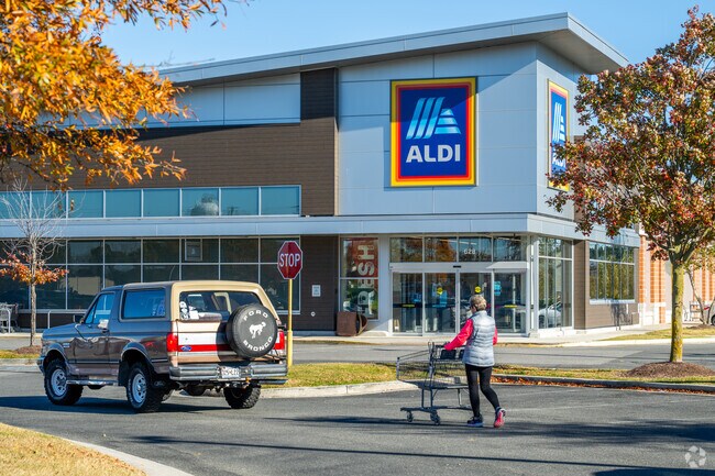 Aldi in Cambridge offers groceries 15 miles from Rhodesdale.
