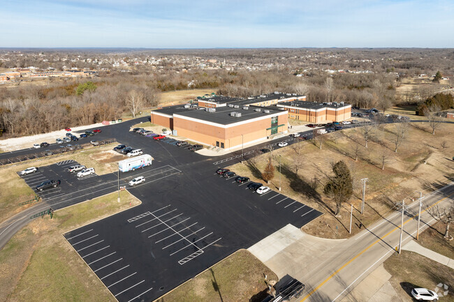 Vineland Elementary School in De Soto, MO prioritizes learning and collaboration.