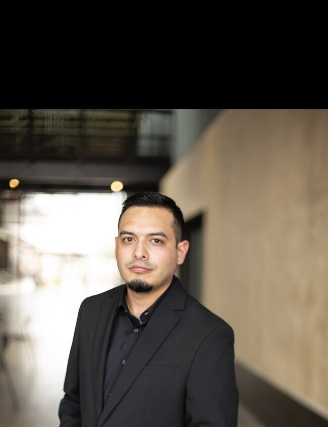 Agent Photo
