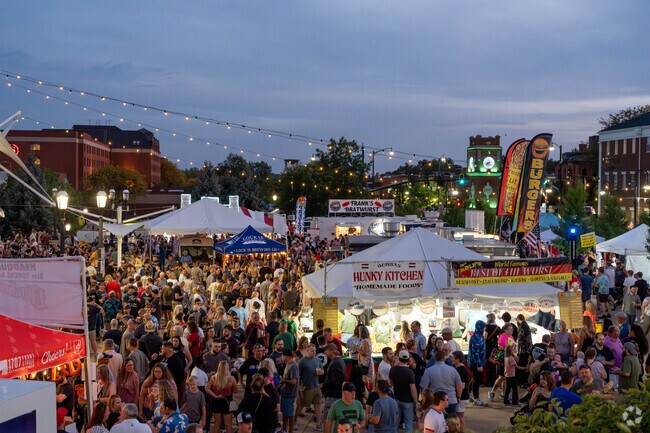 LIve music and great food bring the crowds to the Italian Festival