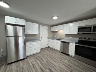 90 Powers St, Milford, NH 03055