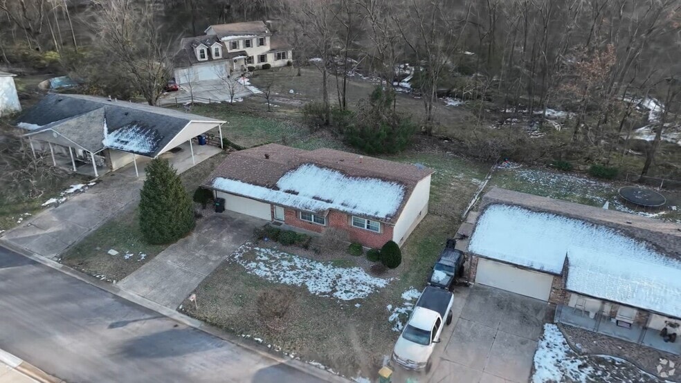 26 Soutee Dr, Saint Peters, MO 63376 - photo 2