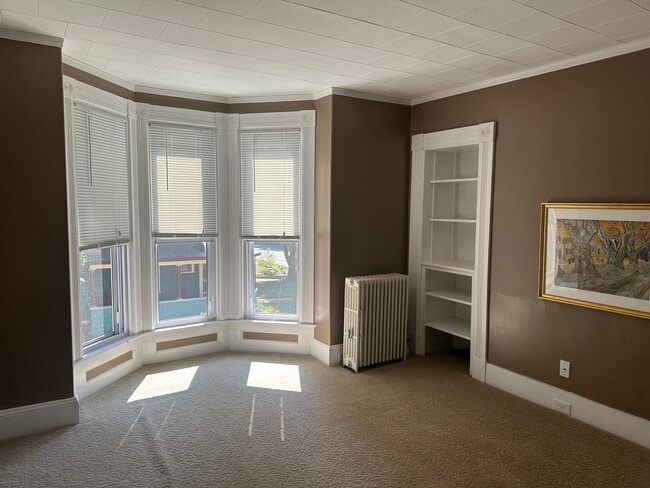 171 N Main St unit 2 fl, Florence, MA 01062 - photo 2