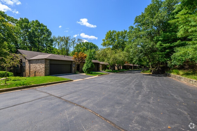 One of several condominium complexes in Parkview Hills was built in the 1970s.
