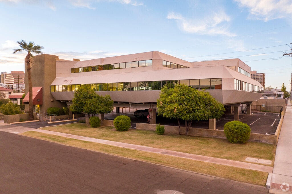 Phoenix Modern has a grade of A- from Niche.com.