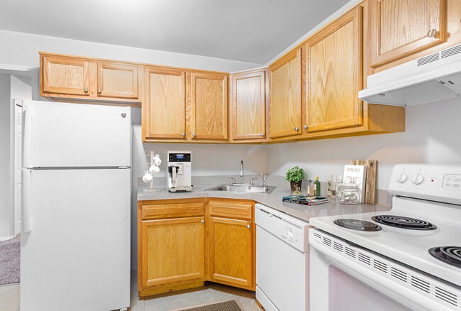 Parc on 12, Southfield, MI 48034 - photo 5